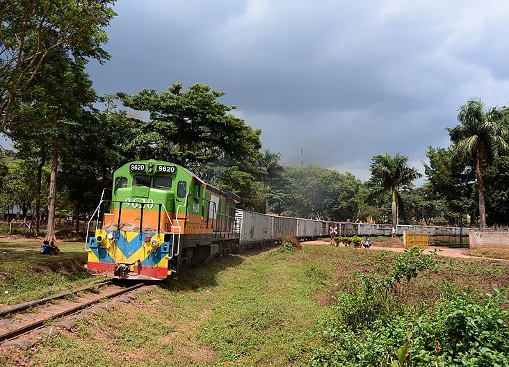 Uganda-Bahn mit zwei Zugstrecken