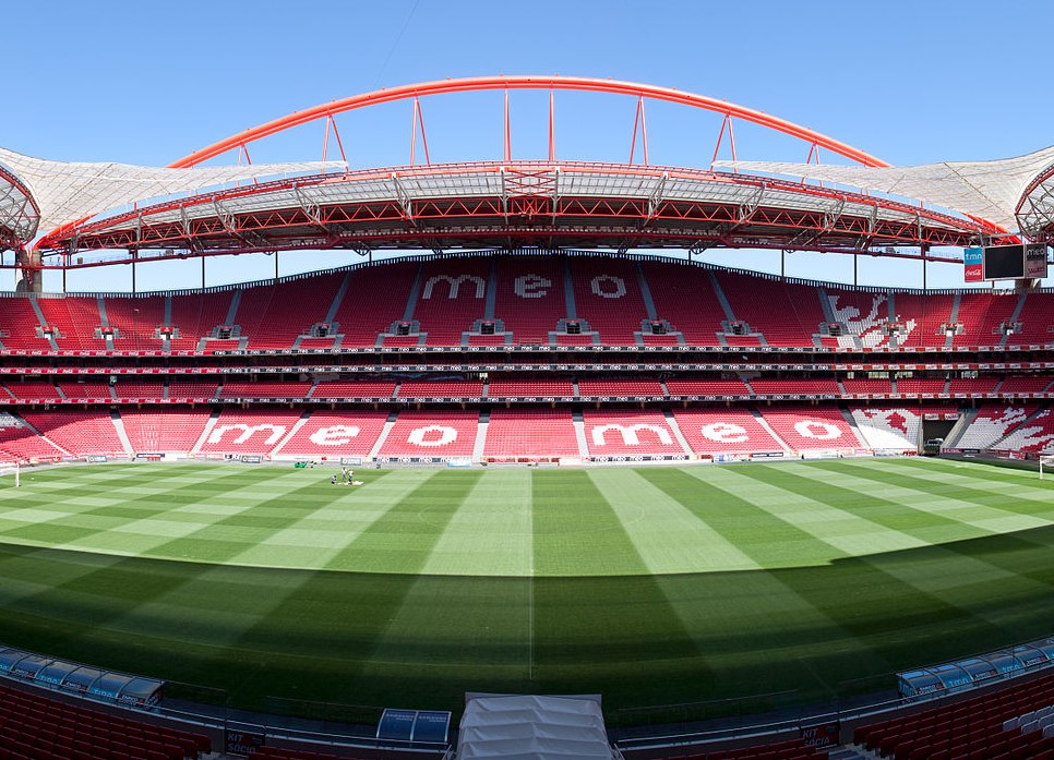 Stadion von Befnfica Lissabon (Bild: Wikipedia/Massimo Catarinella).